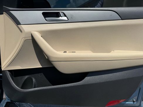 Used 2017 Hyundai Sonata SE image 13