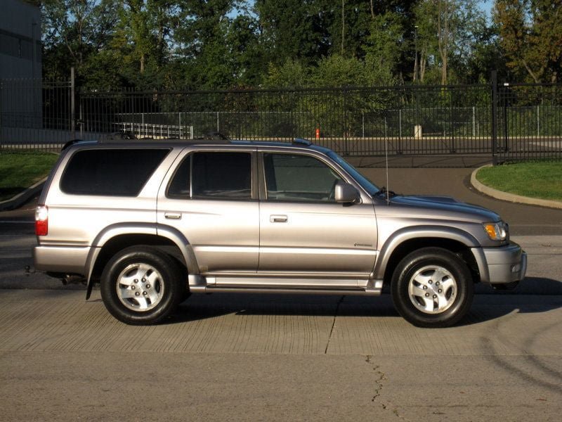 Used 2002 Toyota 4Runner SR5 RWD image 9