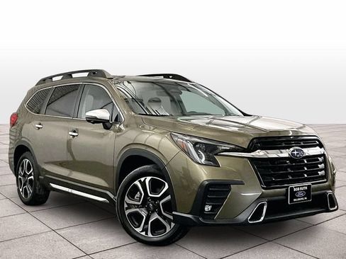 Used 2023 Subaru Ascent Touring AWD/4WD image 2