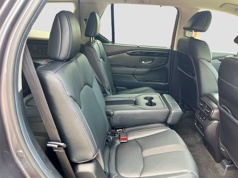Used 2025 Honda Pilot EX-L image 27
