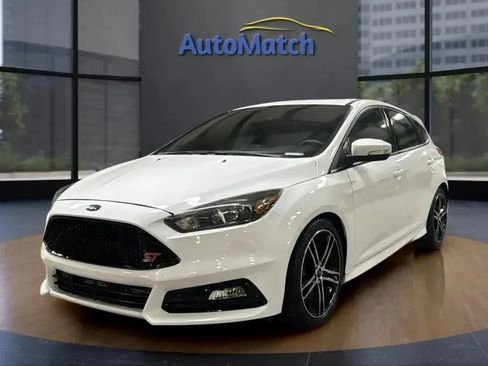 Used 2017 Ford Focus ST w/ Equipment Group 402A image 3