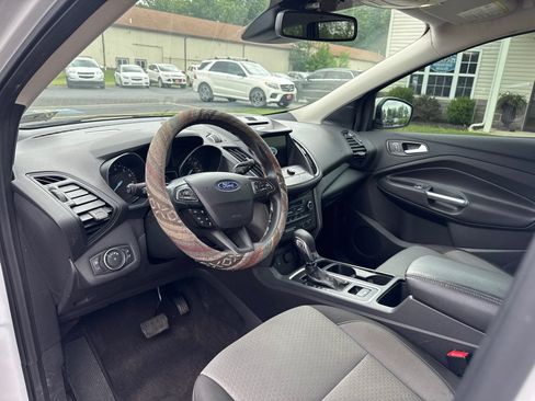 Used 2018 Ford Escape SE w/ Ford Safe & Smart Package AWD/4WD image 15
