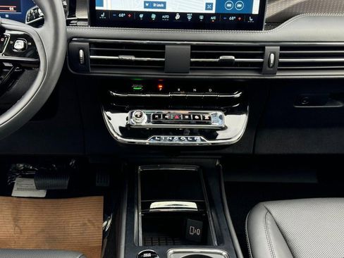 Used 2024 Lincoln Corsair Grand Touring w/ Equipment Group 301A image 16