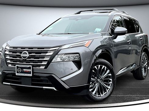 Used 2026 Nissan Rogue Platinum w/ Platinum Premium Package image 2