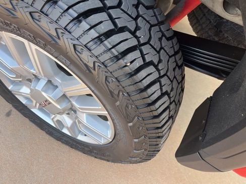 Used 2022 GMC Sierra 2500 SLT image 8