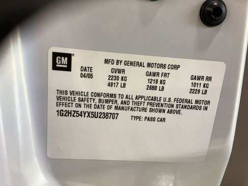 Used 2005 Pontiac Bonneville GXP FWD image 20