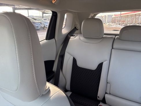 Used 2021 Jeep Compass Latitude image 21