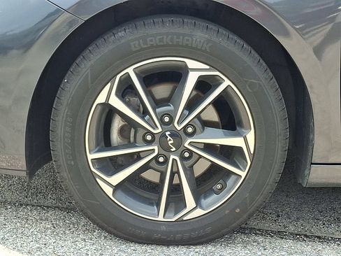 Certified 2024 Kia Forte LXS FWD image 8