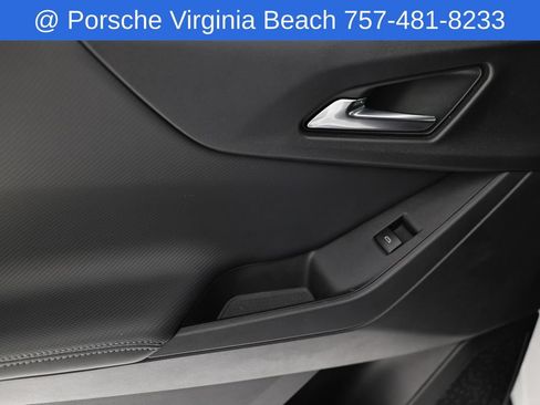 Used 2026 Chevrolet Equinox LT AWD/4WD image 26
