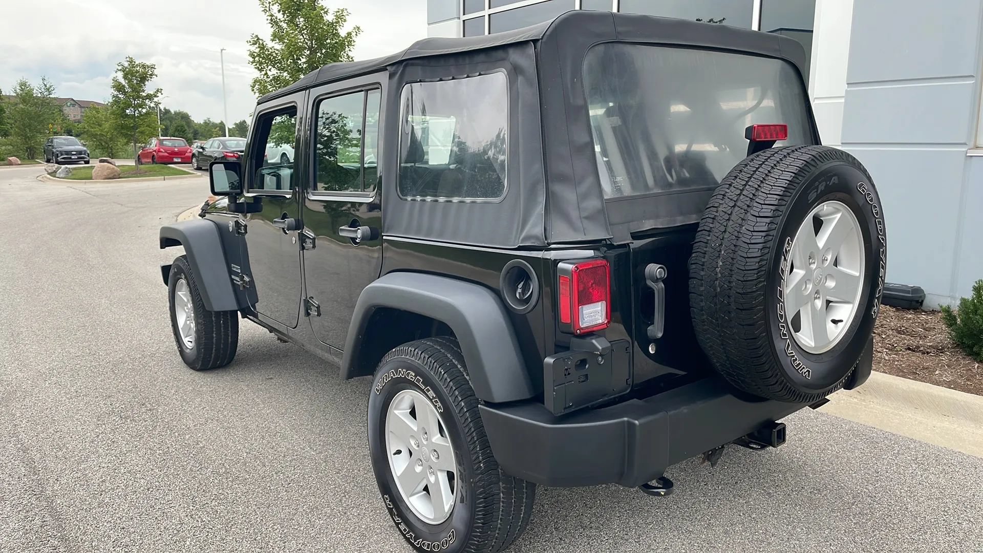 Used 2017 Jeep Wrangler Unlimited Sport AWD/4WD image 10