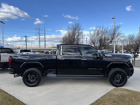 Used 2024 GMC Sierra 3500 Denali w/ Denali Reserve Package image 6
