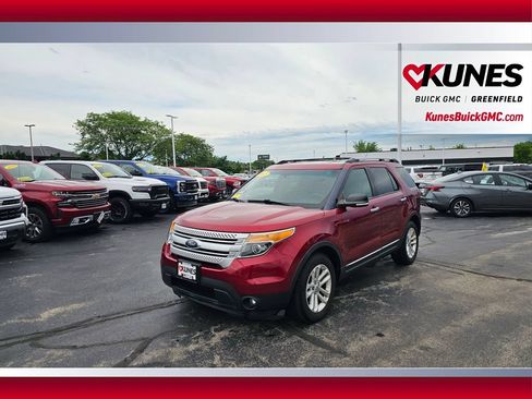 Used 2015 Ford Explorer XLT w/ Equipment Group 202B FWD image 9