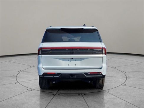 New 2025 Lincoln Navigator Reserve w/ Jet Appearance Package image 11
