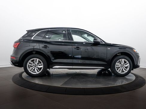 Certified 2023 Audi Q5 2.0T Premium w/ Convenience Package AWD/4WD image 3