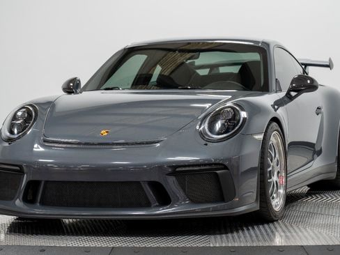 Used 2018 Porsche 911 GT3 RWD image 8