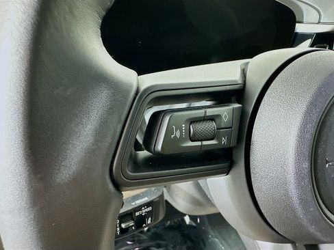 Used 2025 Porsche Macan 4S Electric image 11