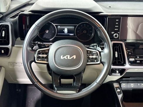 Certified 2023 Kia Sorento EX image 14