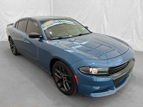 Used 2022 Dodge Charger SXT w/ Blacktop Package RWD image 10