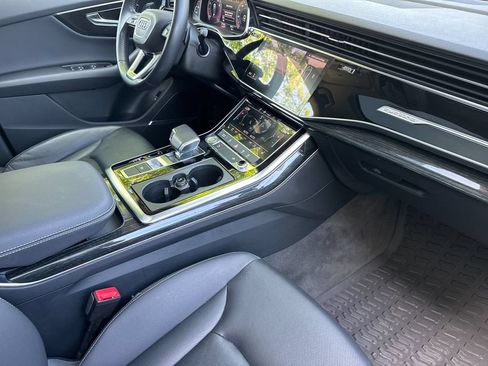 Used 2020 Audi Q8 Premium Plus w/ Premium Plus Package AWD/4WD image 19