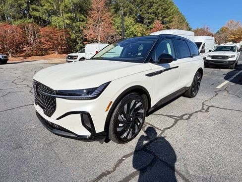 New 2026 Lincoln Nautilus Reserve w/ Jet Appearance Package image 3