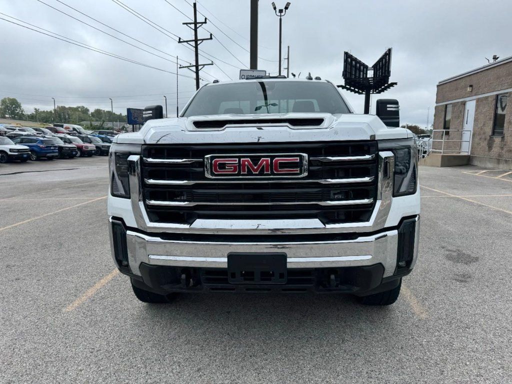 Used 2026 GMC Sierra 3500 SLE AWD/4WD image 4