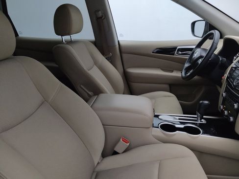 Used 2018 Nissan Pathfinder SV image 21