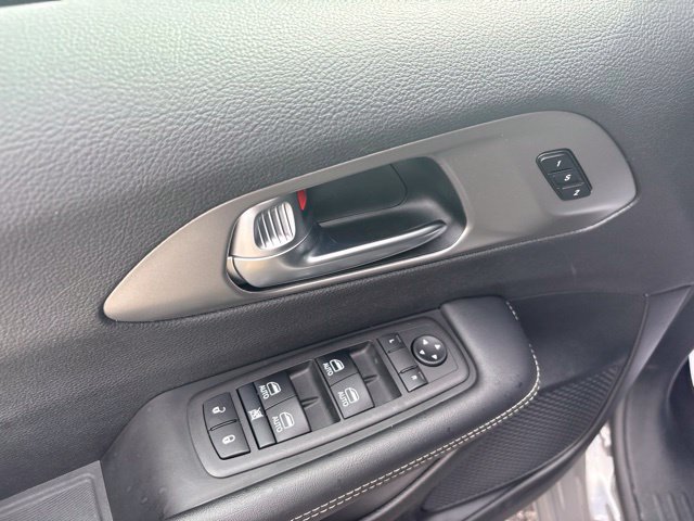 Used 2025 Chrysler Pacifica Select FWD image 22