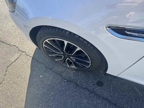 Used 2019 Ford Taurus Limited image 11