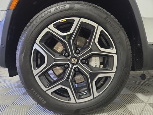 Used 2025 Rivian R1S Adventure AWD/4WD image 9