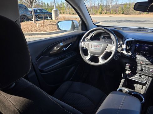 Used 2020 GMC Terrain SLE w/ Driver Convenience Package image 9