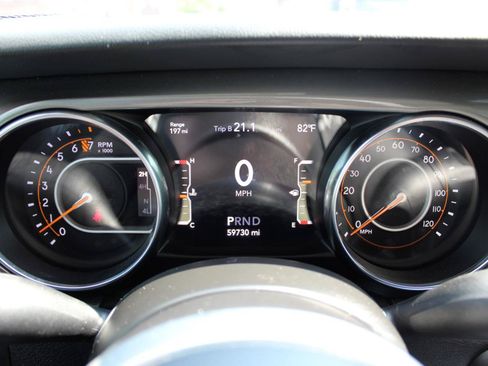 Used 2023 Jeep Gladiator Overland AWD/4WD image 14