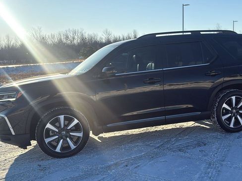 Used 2025 Honda Pilot Touring image 14