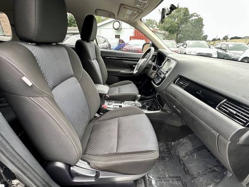Used 2019 Mitsubishi Outlander ES FWD image 15