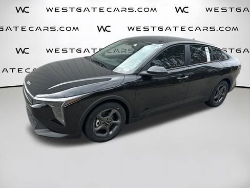 New 2025 Kia K4 LXS image 1