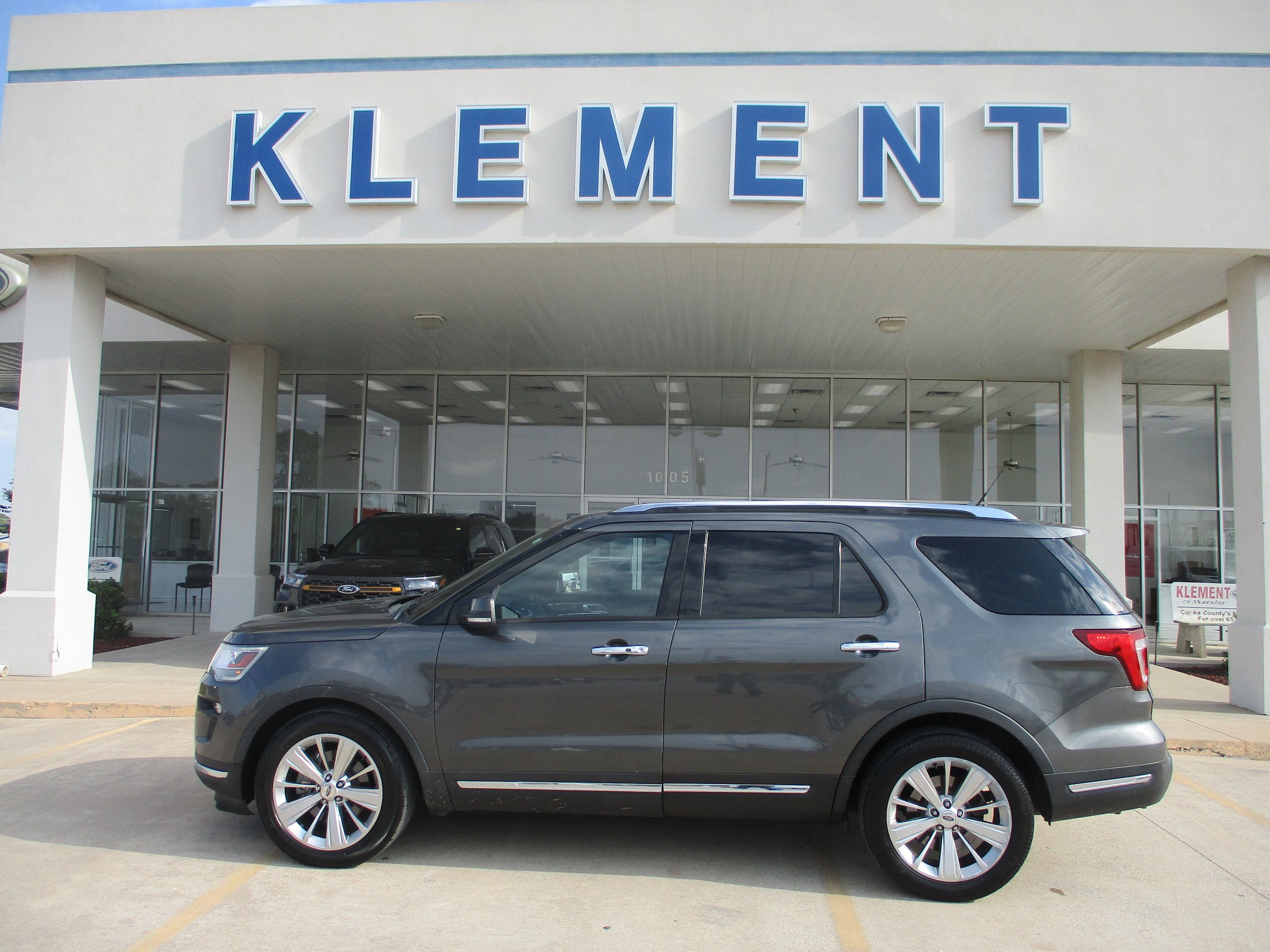 Used 2018 Ford Explorer Limited FWD image 1