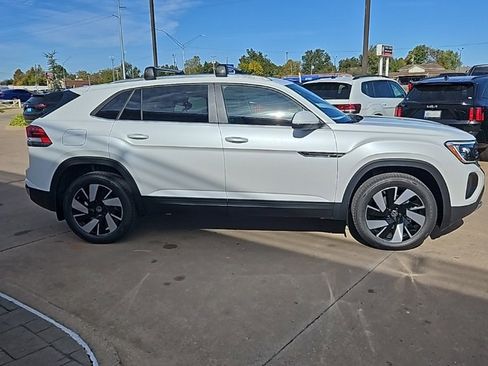 New 2026 Volkswagen Atlas Cross Sport SE image 4