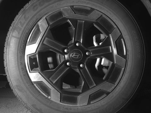 Used 2025 Hyundai Santa Fe SEL AWD/4WD image 13