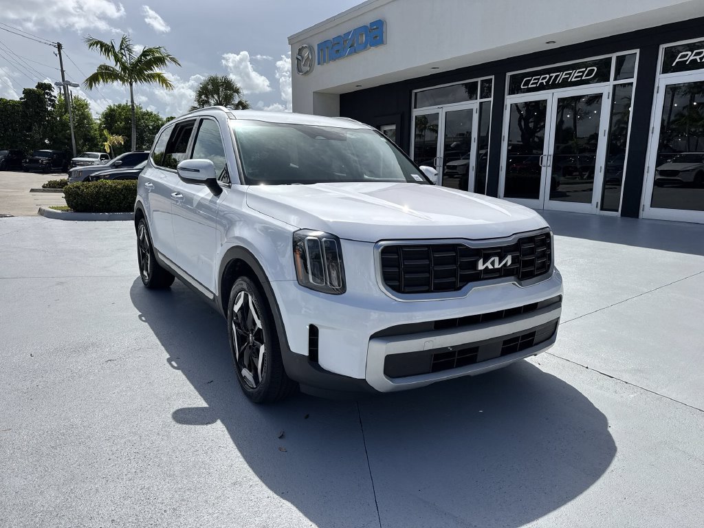 Used 2024 Kia Telluride S FWD image 7