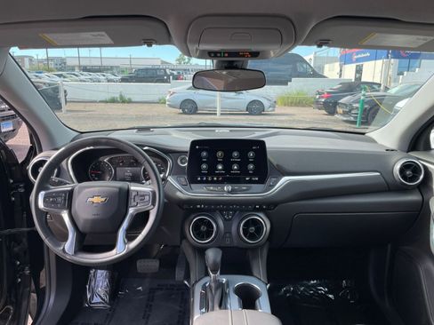 Used 2025 Chevrolet Blazer LT image 33