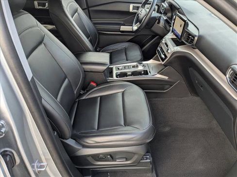 Certified 2023 Ford Explorer XLT w/ Equipment Group 202A image 23