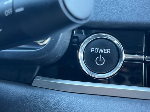 Used 2024 Mitsubishi Outlander SE image 28