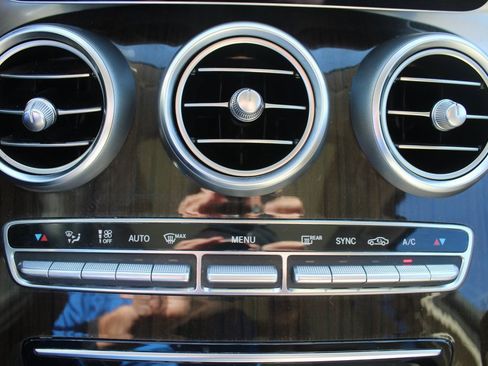 Certified 2020 Mercedes-Benz GLC 300 image 42