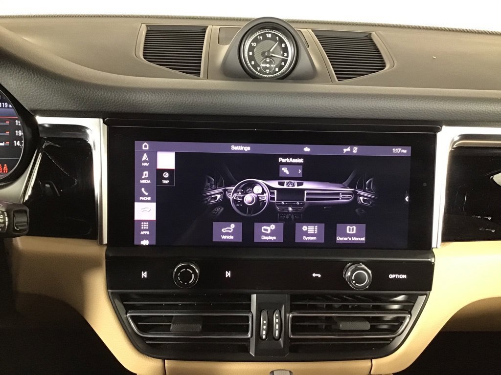 Certified 2023 Porsche Macan Turbo AWD/4WD image 35