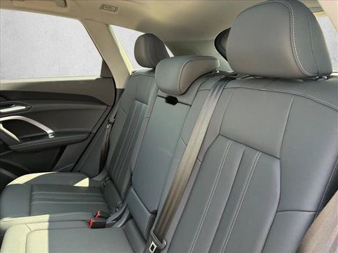 Used 2025 Audi Q5 Premium w/ Convenience Package AWD/4WD image 14