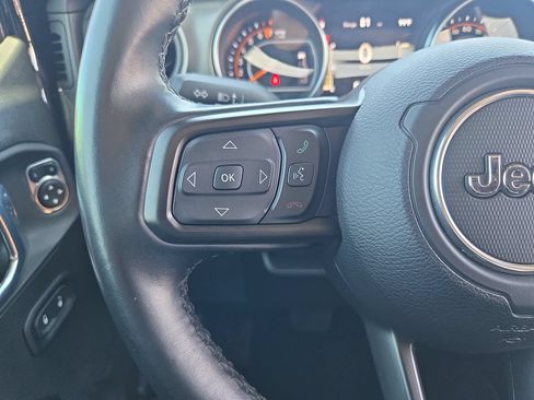 Used 2021 Jeep Gladiator Sport AWD/4WD image 16