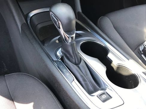 Used 2023 Chevrolet Malibu LT FWD image 5
