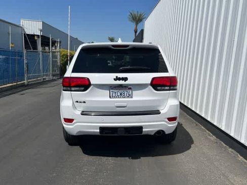 Used 2017 Jeep Grand Cherokee Altitude image 5