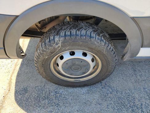 Used 2018 Ford Transit 250 148 Medium Roof image 15