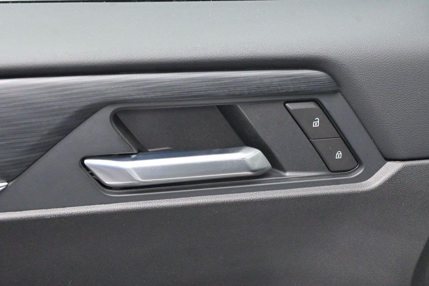 Used 2026 GMC Acadia Elevation w/ Elevation Premium Package FWD image 12