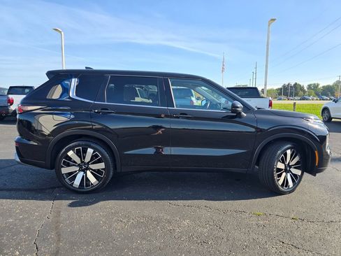 Used 2025 Mitsubishi Outlander SE AWD/4WD image 9